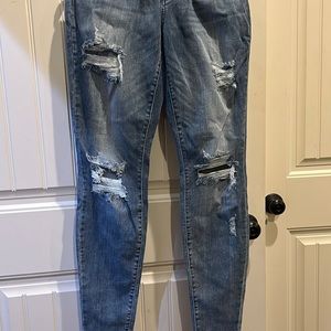 Judy blue jeans distressed